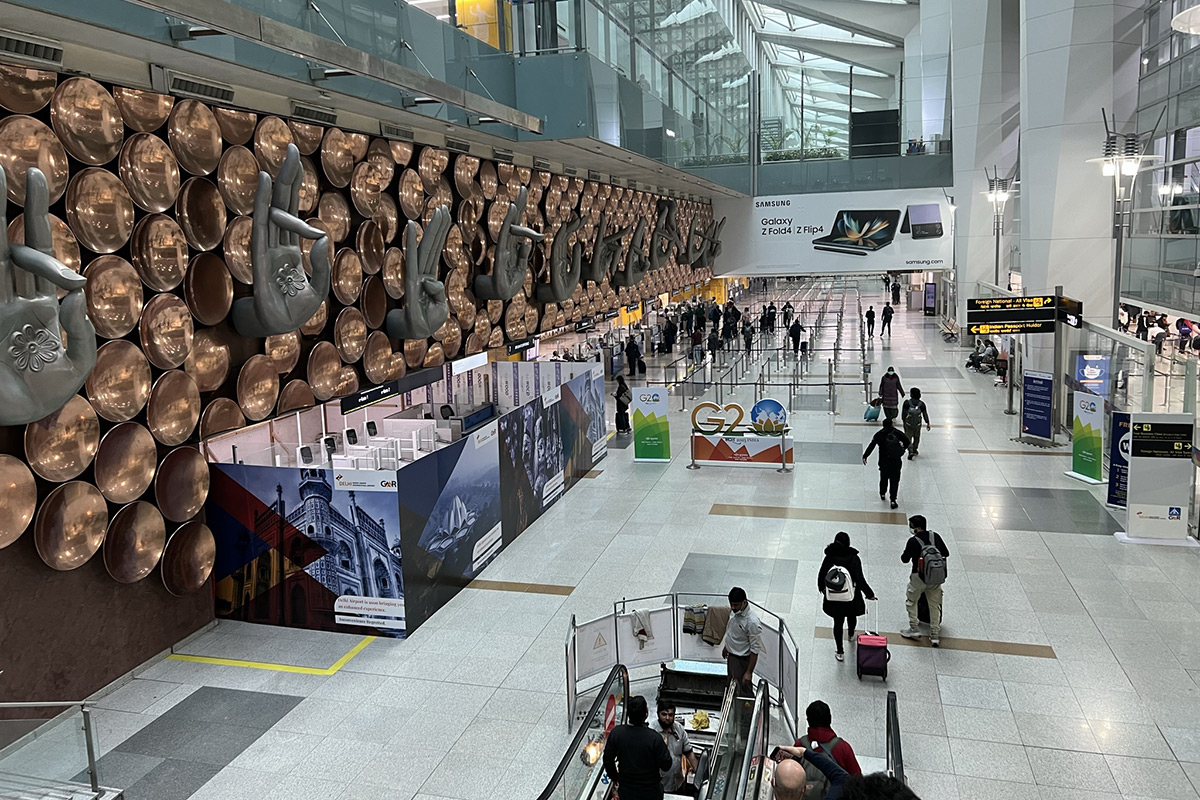 Velkommen til Delhi – din inngangsport til India Ankomsthallen på flyplassen i New Delhi, India