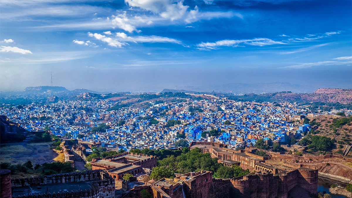 Utsikt over de blå husene i Jodhpur fra Mehrangarh Fort i Rajasthan
